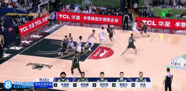 重回同一起跑線！同曦第三節(jié)上來不到2分鐘 7-0直接追平比分！